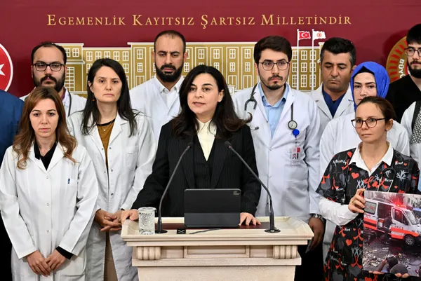 AK Parti'li Durgut'tan Filistin'deki sağlık çalışanlarına destek: Türk sağlık ordusu olarak her zaman hazırız - 3