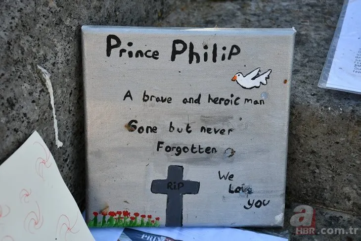 Prens Philip’in ölümünden sonra ilk! Tek tek incelediler