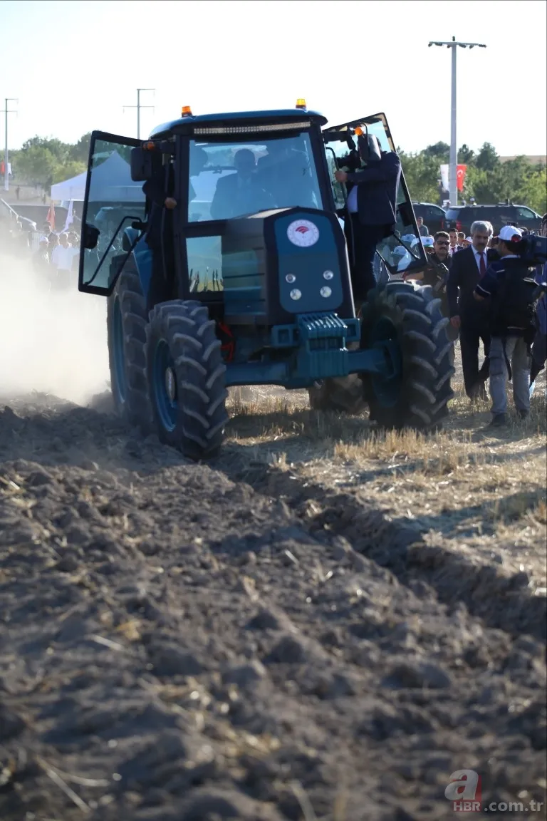 Başkan Erdoğan yerli elektrikli traktörü kullandı 1