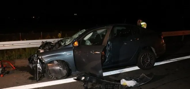 Kuzey Marmara Otoyolu’nda feci kaza! Otomobil TIR’a ok gibi saplandı