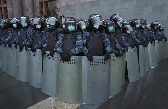 Son dakika: Ermenistan karıştı: Ordu Paşinyan’ın istifasını istedi! Jetler Erivan’da alçak uçuş yapıyor