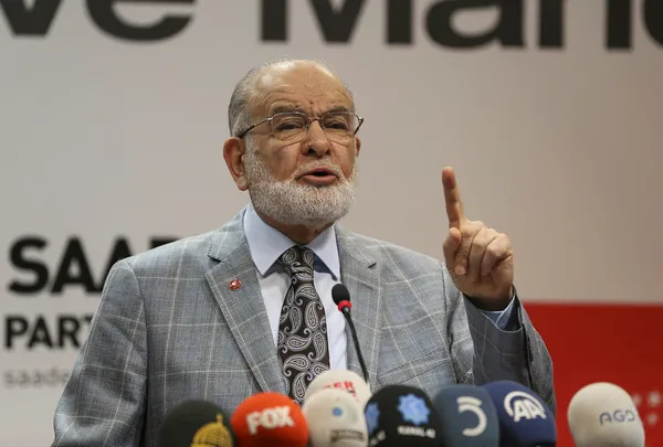 Son dakika: Koronavirüse yakalanan Saadet Partisi lideri Temel Karamollaoğlu hastaneye kaldırıldı