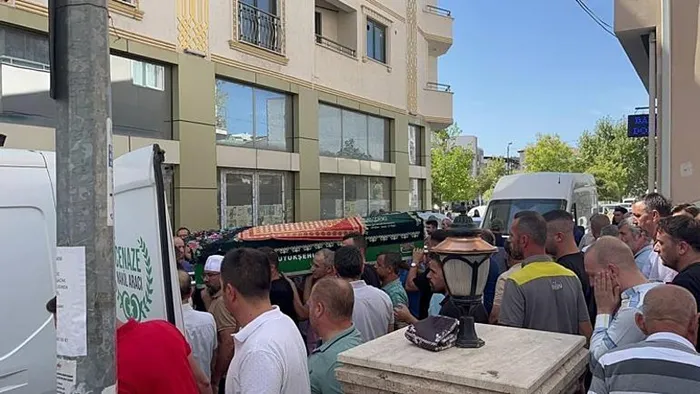 1741169823424.jpeg Halasını öldürüp babaannesini yaraladı (DHA)