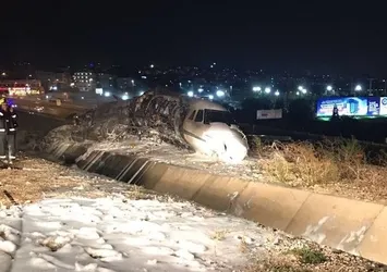 Atatürk Havalimanı'na jet düştü