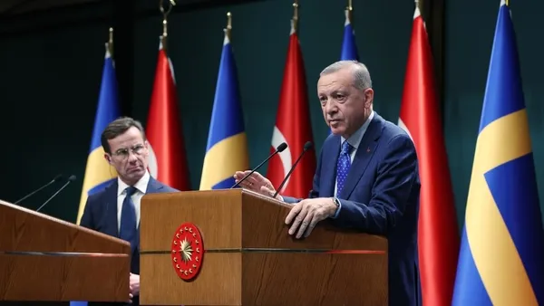 1670426326847.jpg İsveç'ten Türkiye'ye NATO için yeni mesaj: PKK'ya karışan herkes için hayat zorlaşacak! Onları finanse edilmesi bir tehdit - 3