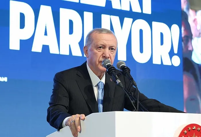 baskan-erdogandan-basaksehir-futbol-akademisi-ve-kupa-meydani-acilis-programinda-net-mesaj-futbola-kavga-ve-id-1723230920072.jpeg Başkan Erdoğan, Başakşehir Futbol Akademisi ve Kupa Meydanı Açılış Programı'nda konuştu