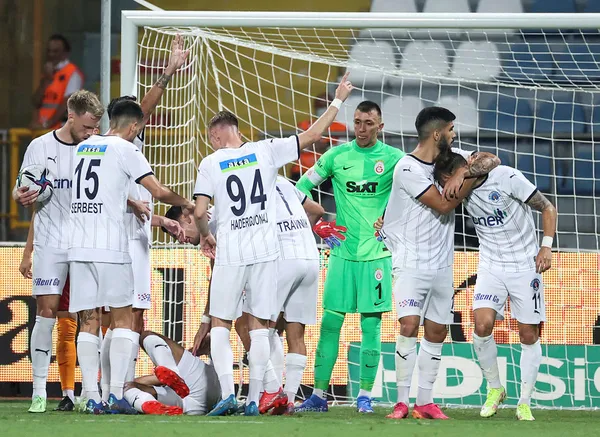 cimbom-ilk-yari-gunduz-ikinci-yari-gece-i-kasimpasa-2-2-galatasaray-mac-sonucu-ozet-1630261107282.jpg Cimbom ilk yarı gündüz ikinci yarı gece I Kasımpaşa 2-2 Galatasaray (MAÇ SONUCU-ÖZET) - 2