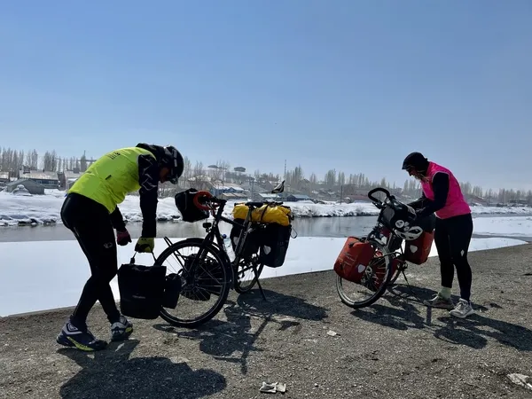 dunyaya-gezen-fransiz-cift-turkiyeyi-yere-goge-sigdiramadi-1648465837749.jpg Dünyaya gezen Fransız çift Türkiye’yi yere göğe sığdıramadı - 2