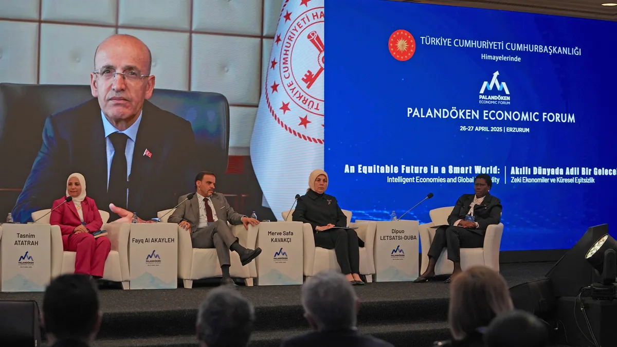 Şimşek: Dalgalanmalar sonrası Türkiye yatırımcıların rotasında