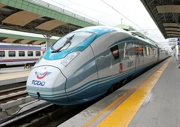Ekspres trenle mesafeler kısalıyor