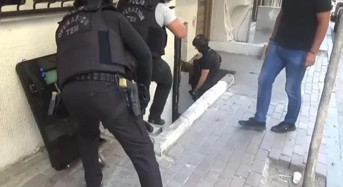 istanbulda-eylem-hazirligi-yapan-deasli-terorist-yakalandi-1725005817023.jpeg İstanbul'da eylem hazırlığı yapan DEAŞ'lı terörist yakalandı - 1
