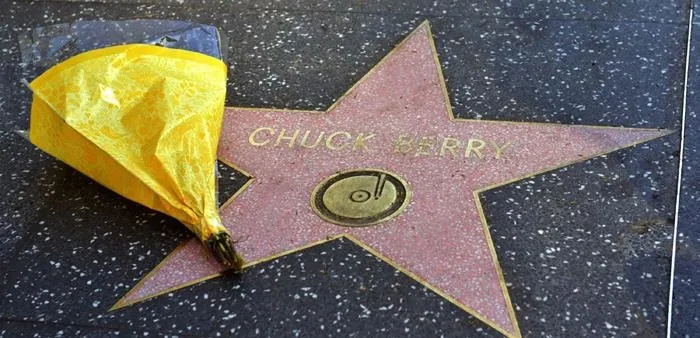 Rock müziğin efsane ismi Chuck Berry hayatını kaybetti