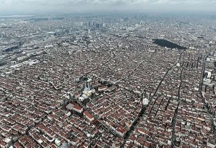 naci-gorur-istanbulun-3-ilcesini-isaret-etti-deprem-tehlikesi-kepceyi-vurup-yikin-hangi-ilcelerde-deprem-riski-1716536060841.jpeg Naci Görür İstanbul'un 3 ilçesini işaret etti! Deprem tehlikesi: Kepçeyi vurup yıkın | Hangi ilçelerde deprem riski var, evimin altında fay var mı?