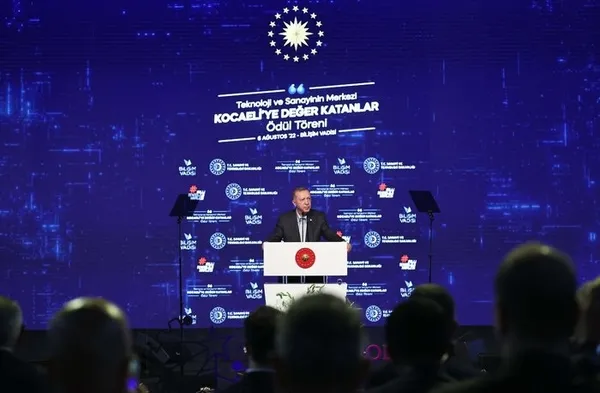 Son dakika: Başkan Erdoğan 3,5 yıllık aranın ardından İzmit’te! Kocaeli’ye Değer Katanlar Ödül Töreninde konuştu