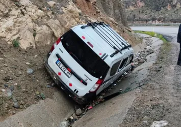 Siirt'te otomobil takla attı: 4 yaralı