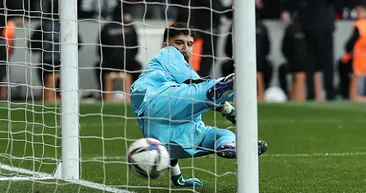 Altay Bayındır yuvadan uçmaya hazırlanıyor! Dünya devi kaleyi teslim edecek