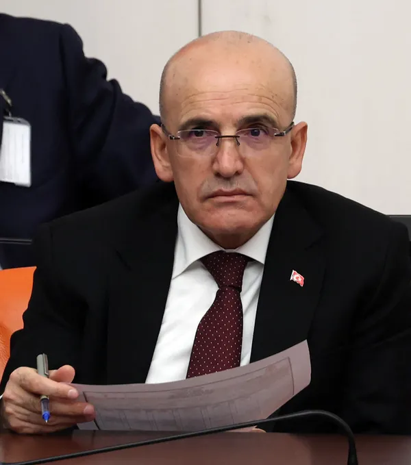 hazine-ve-maliye-bakani-mehmet-simsekten-asgari-ucret-mesaji-1703096621222.jpg Hazine ve Maliye Bakanı Mehmet Şimşek'ten asgari ücret mesajı! - 15