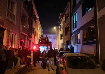 Bursa'da korku dolu anlar! Çakmakla oynayan iki kardeş evi yaktı
