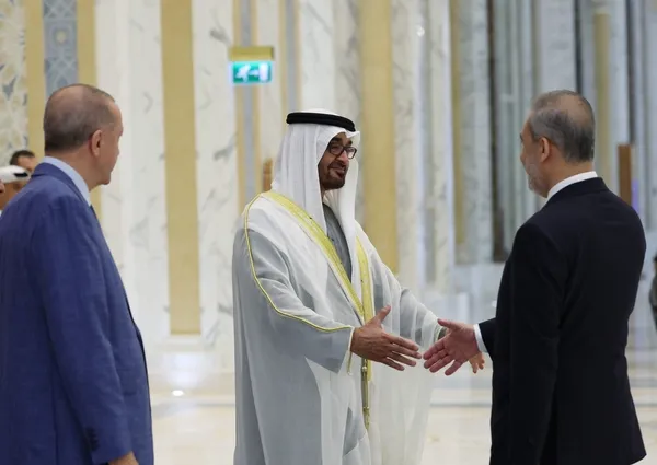 Başkan Erdoğan BAE Devlet Başkanı Al Nahyan ile görüştü ve imzalar atıldı! 50.7 milyar dolarlık anlaşma