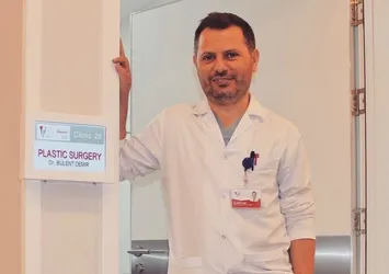 Op. Dr. Bülent Demir: Meme estetiğine dair şehir efsaneleri kadınları korkutuyor
