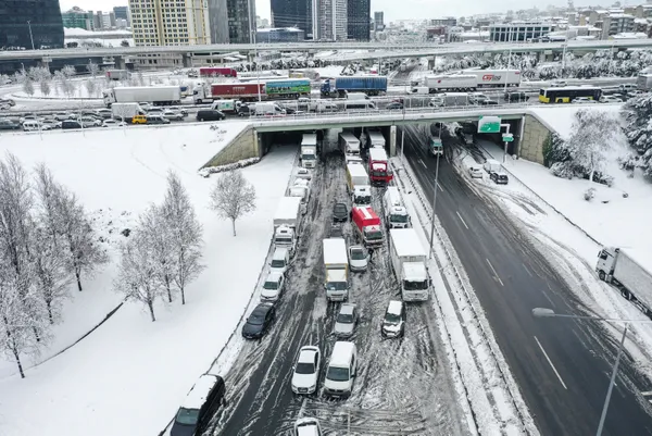 SON DAKİKA! İstanbul’da kar yağışı devam edecek mi? DEK’ler İstanbul’a geri dönüyor! O noktalarda etkili olacak | Bugün hava nasıl olacak?