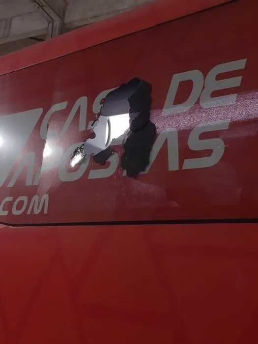 Brezilya’da takım otobüsüne bombalı saldırı! Kan donduran görüntüler...