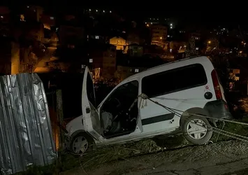 Pendik'te korku dolu anlar! Düşmekten son anda kurtuldu
