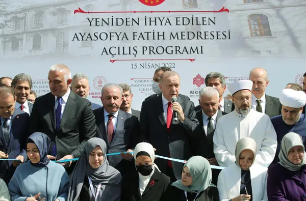 Son dakika: Ayasofya'da ikinci sevinç: 86 yıl sonra yeniden! Başkan Erdoğan'dan Ayasofya Fatih Medresesi açılışında önemli açıklamalar - 1