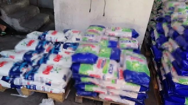 Kaçak deterjan imalathanesine şok baskın! Yüzlerce kilo piyasaya sürülmeden yakalandı - 1