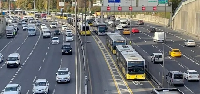 Son dakika: İstanbulluların çilesi sürüyor! Metrobüs arızası nedeniyle Edirnekapı durağında araç kuyruğu oluştu