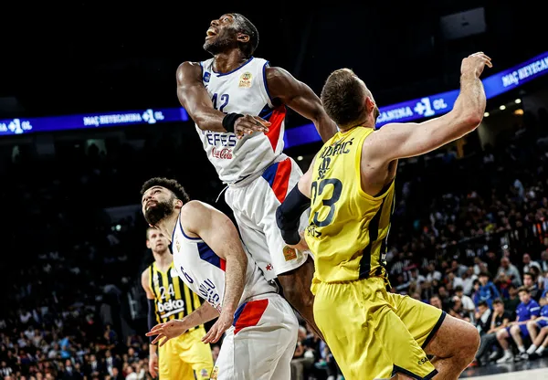 Fenerbahçe Beko ING Basketbol Süper Ligi’nde şampiyon oldu