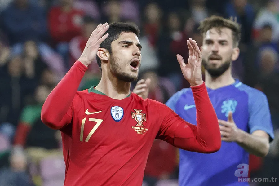 Hakan Çalhanoğlu ve Cengiz Ünder Messi ile beraber ilk 10'nda 8