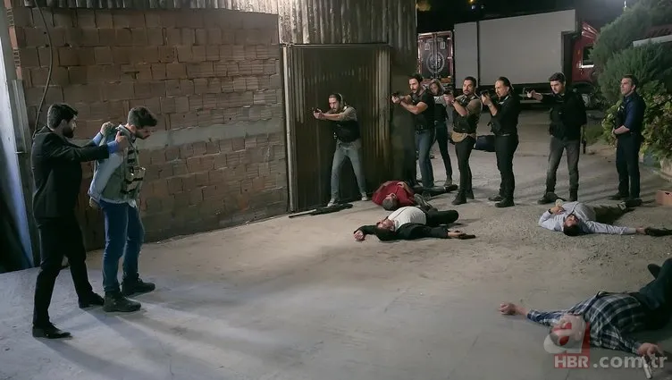 Arka Sokaklar Rıza Baba öldü mü, ölecek mi? Arka Sokaklar Zafer Ergin diziden ayrıldı mı? Son bölümde yaşananlar... 6