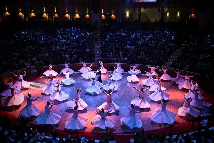 Mevlana Şeb-i Arus törenleriyle anıldı! Tasavvuf dinletisi ve sema gösterisi dikkat çekti