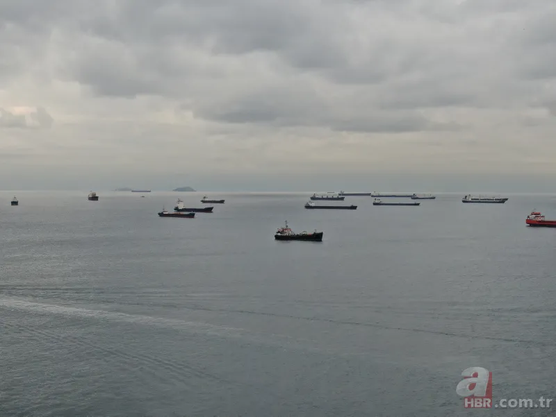 Zeytinburnu açıkları, gemi yoğunluğundan adeta limana döndü! 6