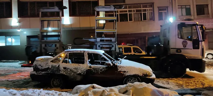 Gaziosmanpaşa'da park halinde yanan otomobilde erkek cesedi bulundu - 2