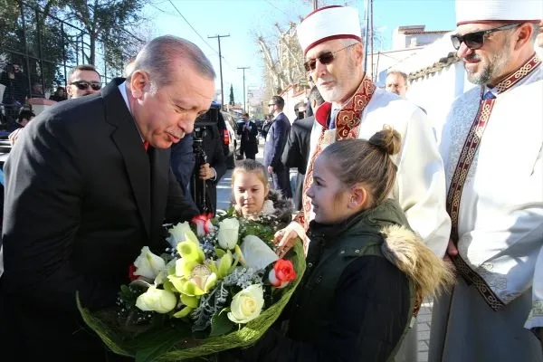 Cumhurbaşkanı Erdoğan, Gümülcine’de coşkuyla karşılandı
