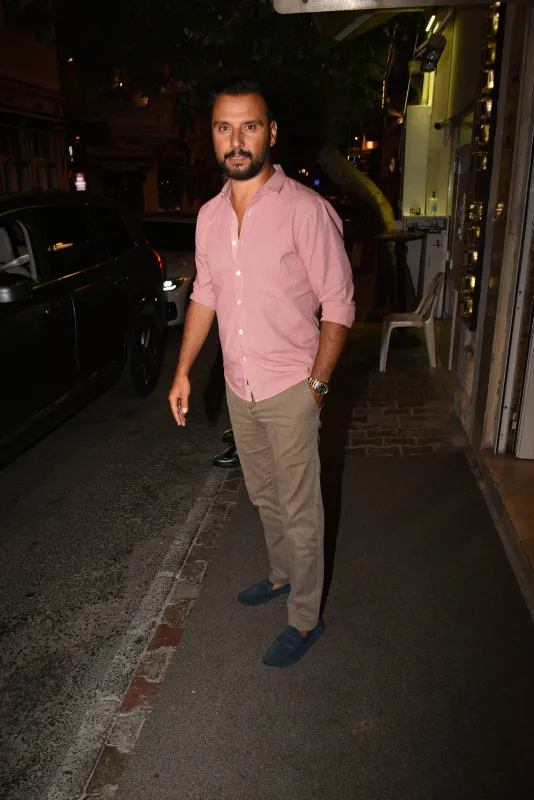 turkucu-alisandan-sevenlerine-mujde-yeni-projesi-cok-konusulacak-1637934161626.jpg Türkücü Alişan’dan sevenlerine müjde! Yeni projesi çok konuşulacak - 4