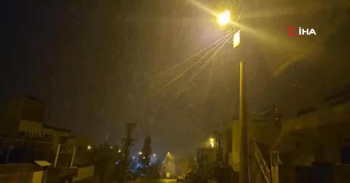 Diyarbakır’da mevsimin ilk karı kamerada