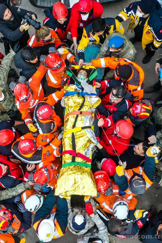 Depremin 8. gününde umudun kalbi bu noktalarda atıyor! Derya Akdoğan enkazdan sağ çıkarıldı 18