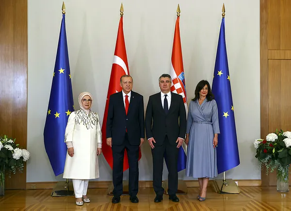 Son dakika: Başkan Erdoğan Hırvatistan’da! Balkan turunun son durağı | Sisak İslam kültür merkezi açılışına katıldı