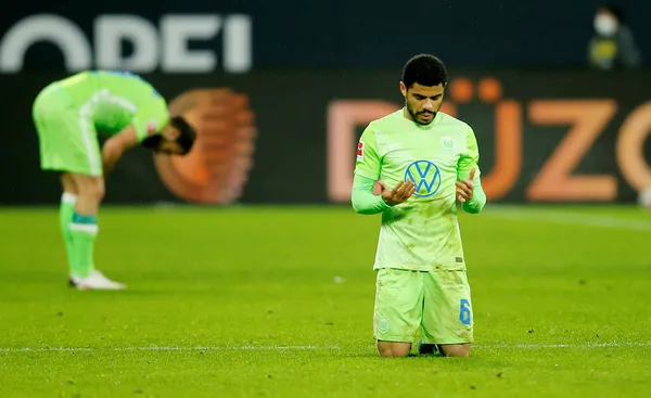 Borussia Dortmund sahasında Wolfsburg’u 2 golle yenmeyi başardı