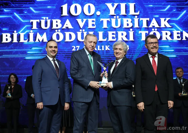 Başkan Erdoğan 100. Yıl TÜBİTAK ve TÜBA Bilim Ödülleri’ni sahiplerine takdim etti 6