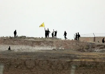 YPG'nin 'çekiliyoruz' yalanı