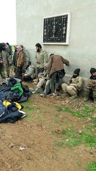 Suriyeli muhalifler çatışmalarda 400 DEAŞ'lıyı esir aldı - 1