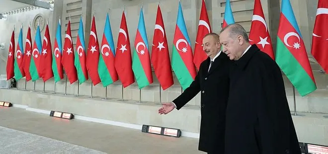 Son dakika: Başkan Erdoğan Azerbaycan dönüşü uçakta soruları yanıtladı