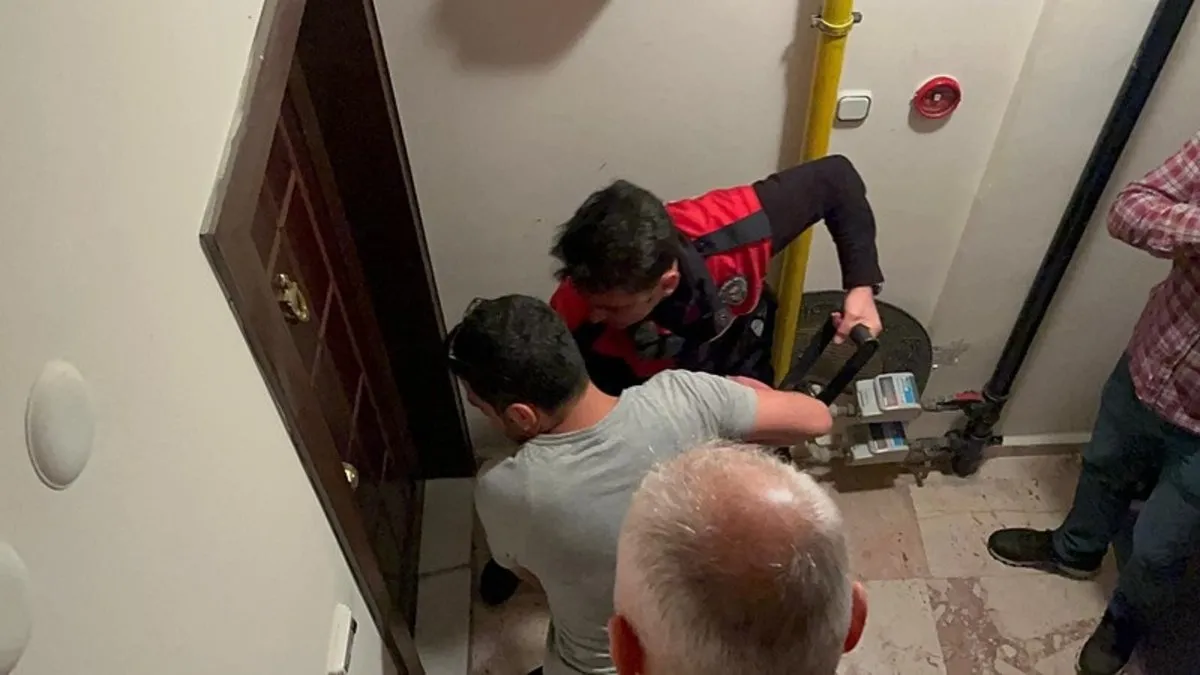Eskişehir'de hareketli anlar! Genç kadın ortalığı karıştırdı | Eve giren ekipler gözlerine inanamadı