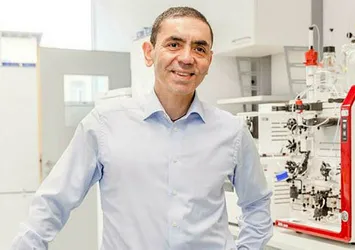 Koronavirüs aşısını bulan Türk doktor Uğur Şahin'den kanser tedavisi müjdesi