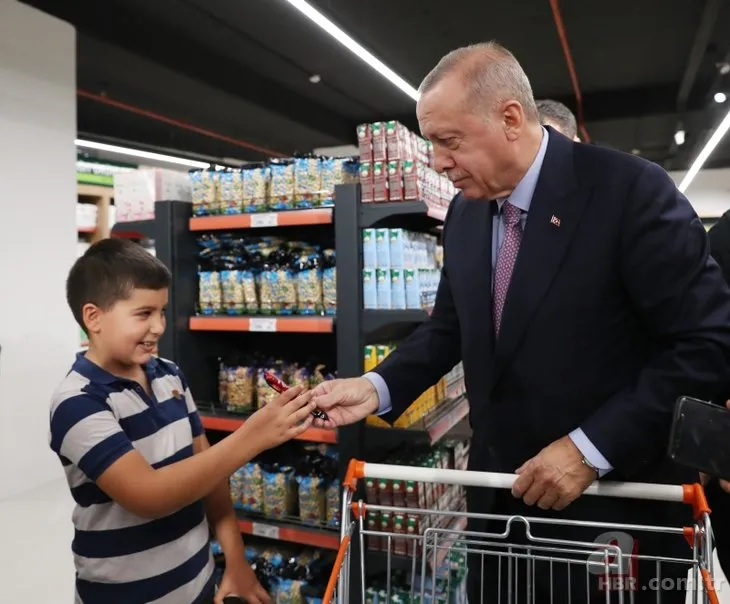 Başkan Erdoğan, Tarım Kredi Kooperatifi satış mağazasından alışveriş yaptı