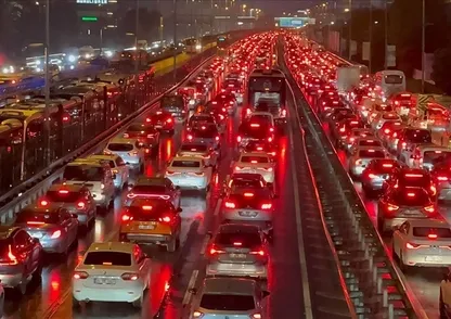 Yüzde 90 yoğunlukla trafik kilit!
